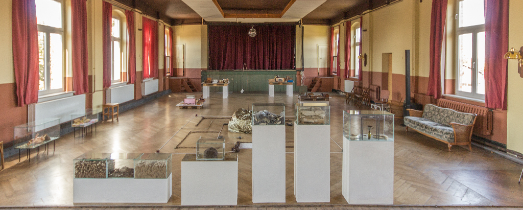 Ausstellung "Die Sprache der Dinge" von C. Bieligk in der Stillen Post - Saal-Kultur 23