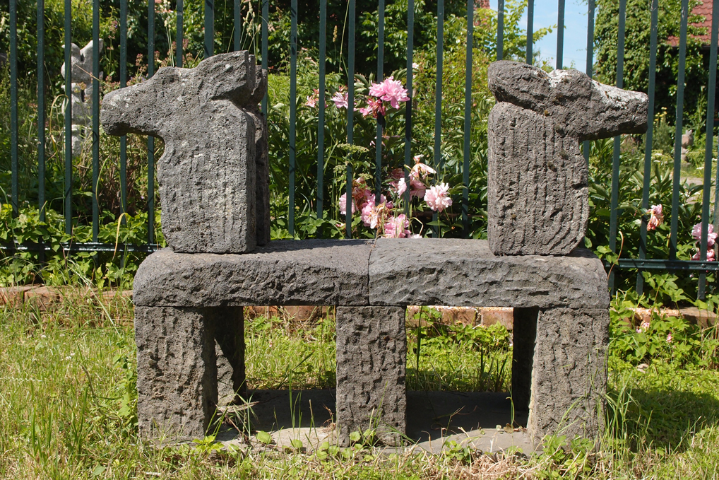 Skulptur vor dem Skulpturengarten von Lutz Kittler in Friedrichswalde